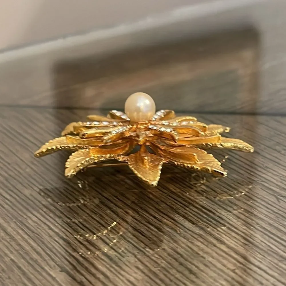 Vintage Gold-tone Floral Brooch with Pearl Accent & Rhinestones